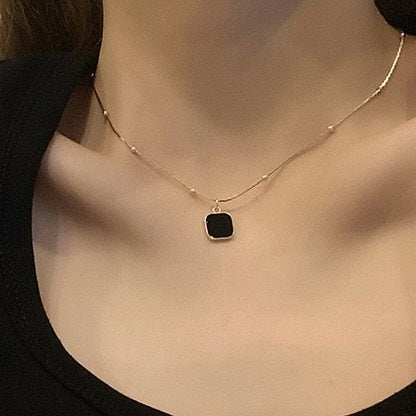 BLACK SQUARE EXQUISITE PENDANT